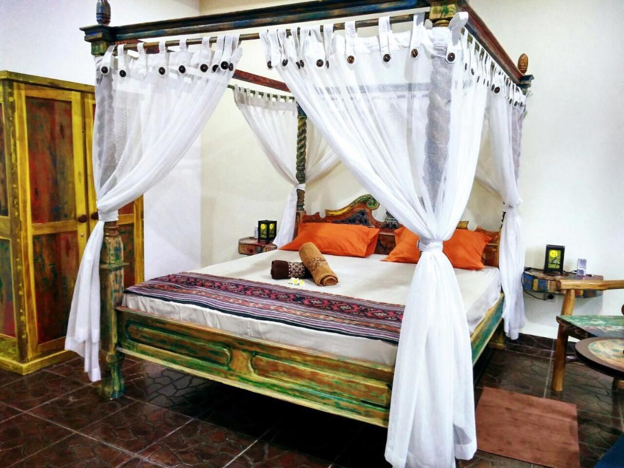Lunar Dive Resort ทูลัมเบน ภายนอก รูปภาพ